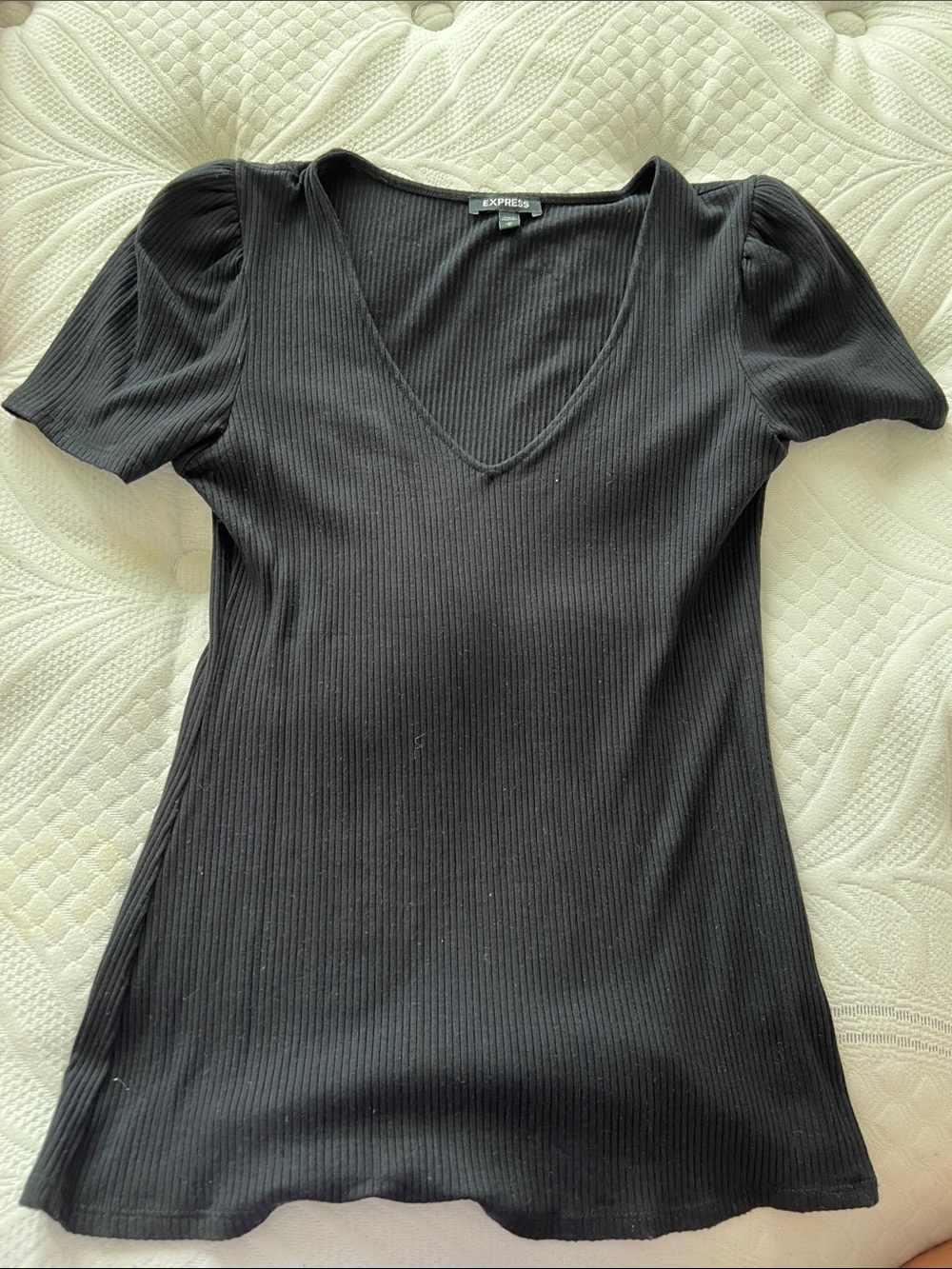 Express Black Ribbed V-Neck Puff Sleeve Tee